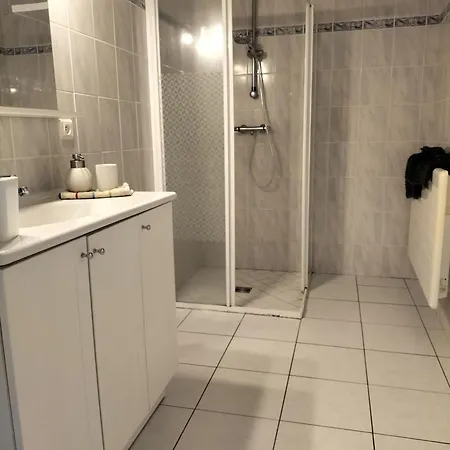 En Toute Simplicite Le Bourdet